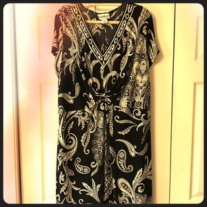 Black/ white paisley pattern dress